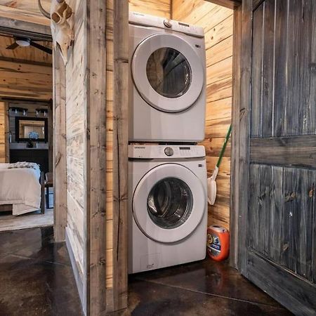 The Blaylock Cabin, 2 King, Hot Tub, Pet Friendly! Broken Bow Exterior foto