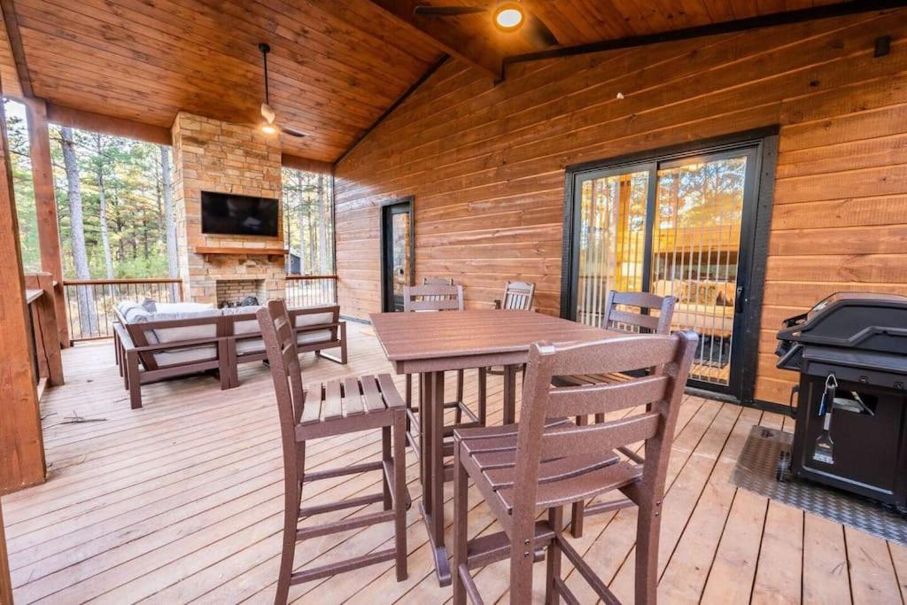 The Blaylock Cabin, 2 King, Hot Tub, Pet Friendly! Broken Bow Exterior foto